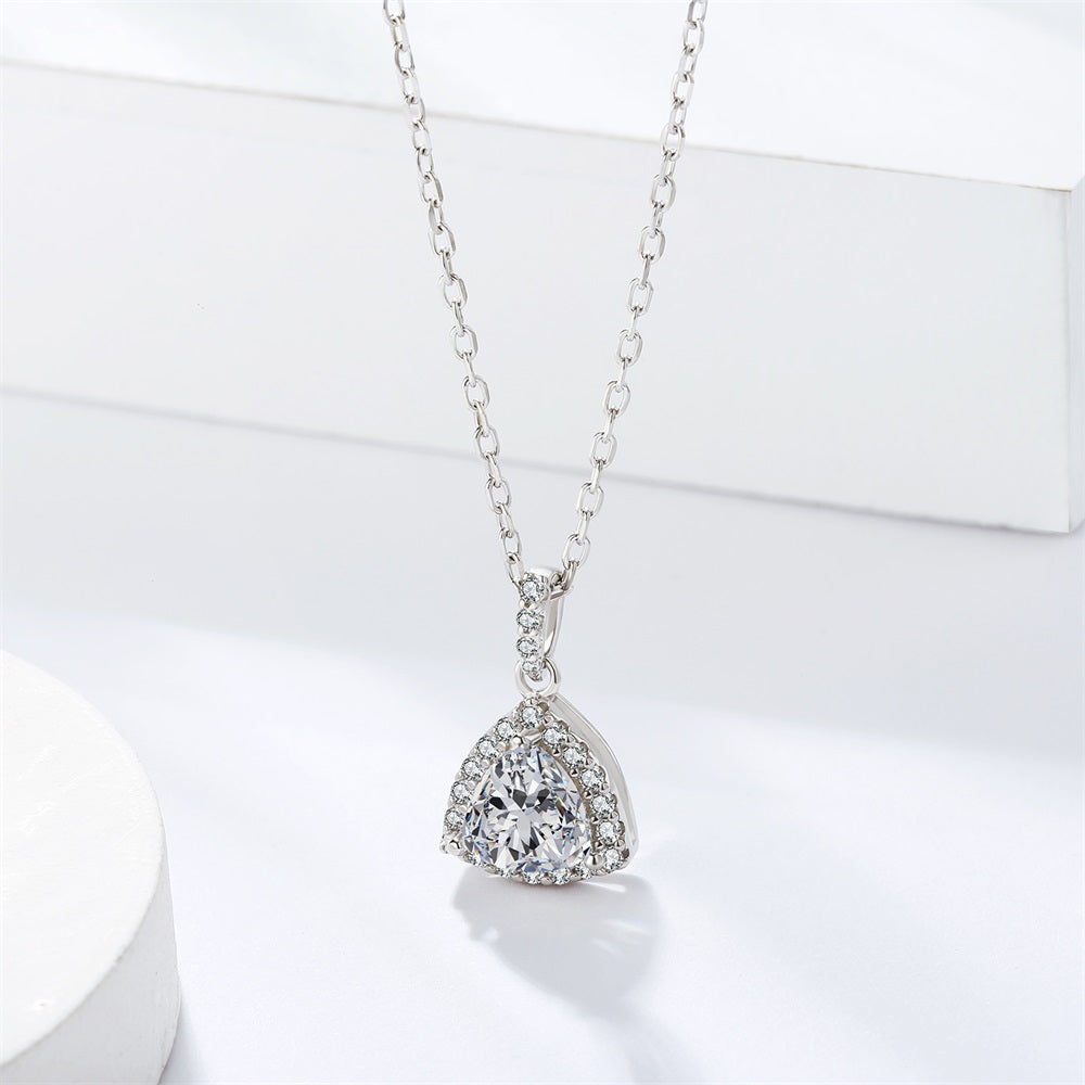 Scarabeaus 1.0 Carats VVS1 Moissanite Pendant Necklace for Women