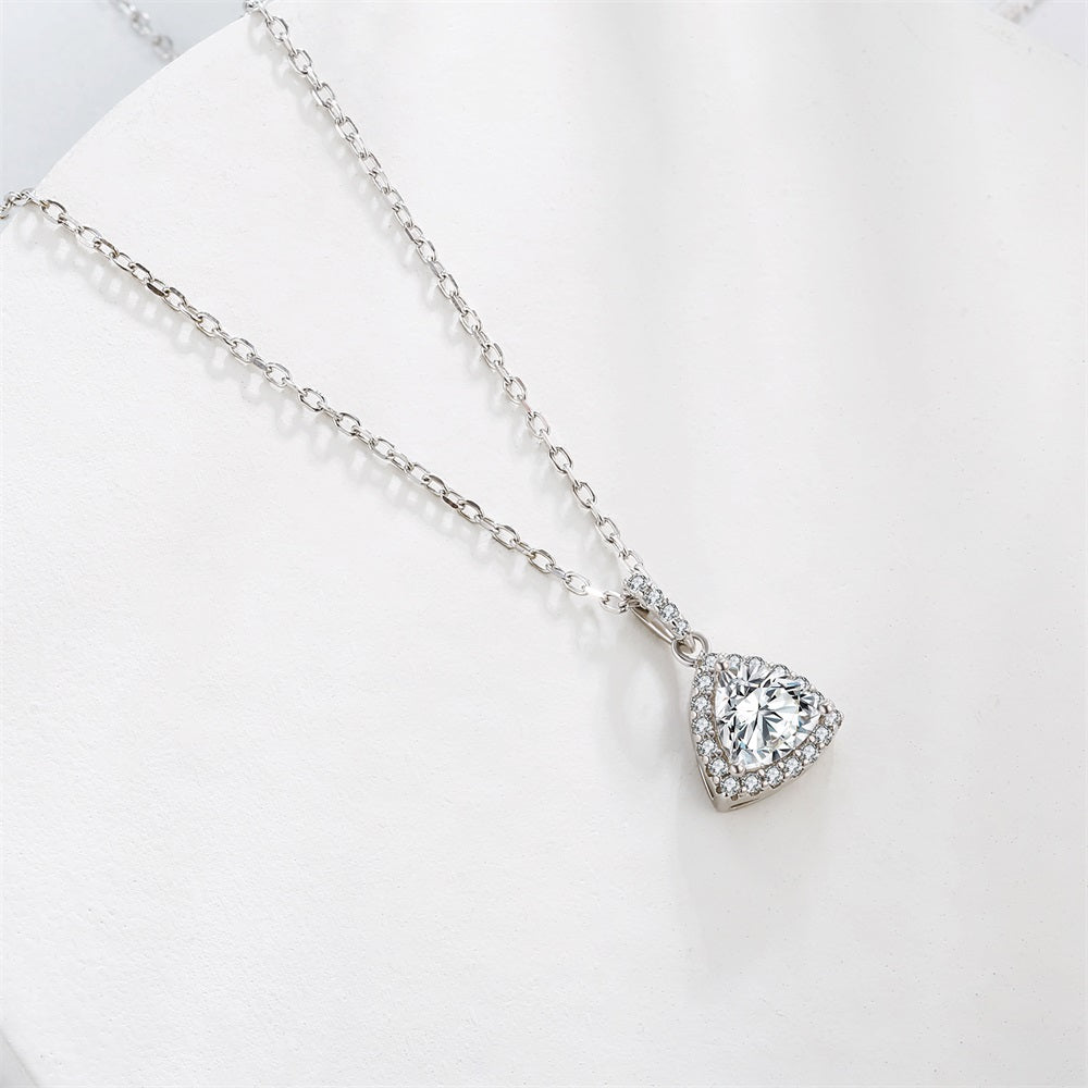 Scarabeaus 1.0 Carats VVS1 Moissanite Pendant Necklace for Women