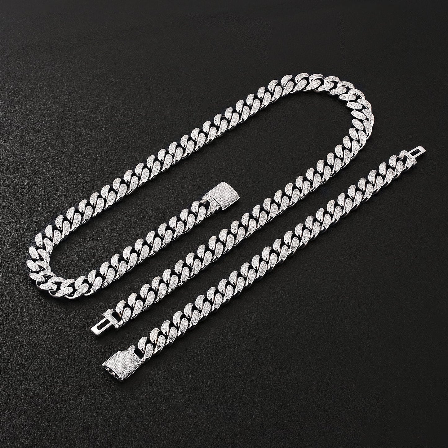 Scarabeaus 12mm Moissanite Cuban Link Chain Necklace S925 Silver