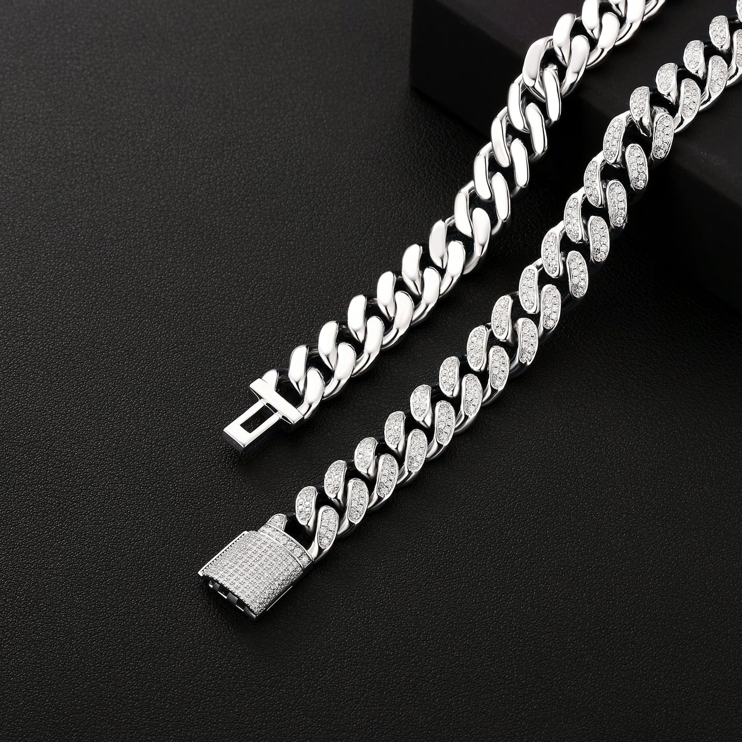 Scarabeaus 12mm Moissanite Cuban Link Chain Necklace S925 Silver