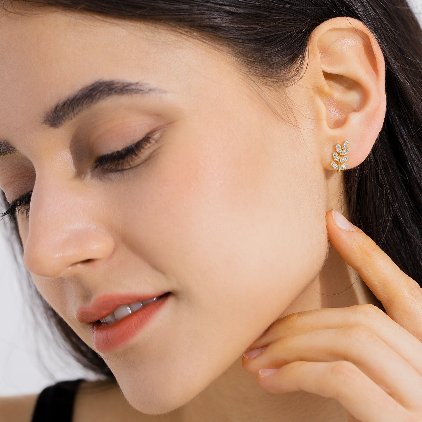 Scarabeaus Olive Leaf Stud Earrings for Women